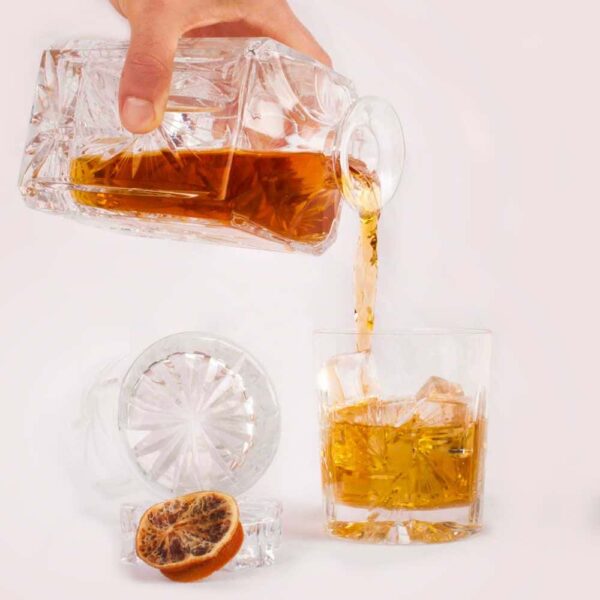 botella juego whisky
