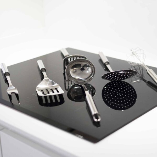 Alternative view of Juego utensilios de cocina de acero inoxidable (7 piezas) Kaiser, 1 colgador, 1 cucharón, 1 tenedor de trinchar, 1 espumadera, 1 prensa patatas, 1 batidor de varillas, 1 espátula