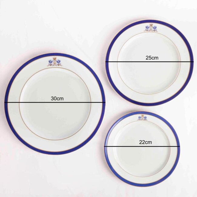 3 platos blancos y azules medidas