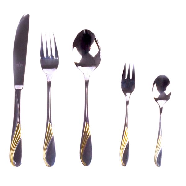 cubiertos de acero inoxidable con recubrimiento de baño de oro, sobre fondo blando, 2 cucharas, dos tenedores y un cuchillo