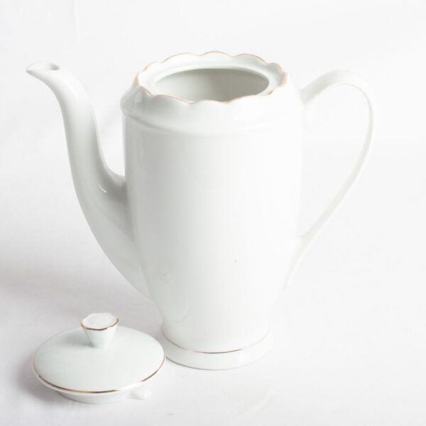 Alternative view of Juego de café de porcelana blanca con filo de oro (27 piezas) Sena, 12 tazas de café, 12 platillos para tazas, 1 azucarero, 1 cafetera, 1 cremera, diseño clásico