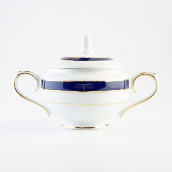 Alternative view of Juego de café de porcelana blanca con filo de oro y azul cobalto (27 piezas) Royal Blue, 12 tazas de café, 12 platillos para tazas, 1 azucarero, 1 cafetera, 1 cremera, diseño clásico