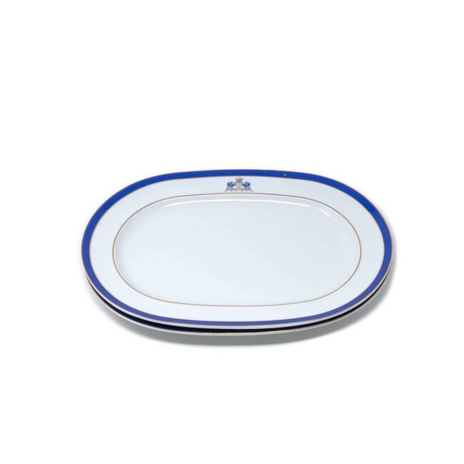 bandejas de porcelana blanca con filo de oro y cobalto