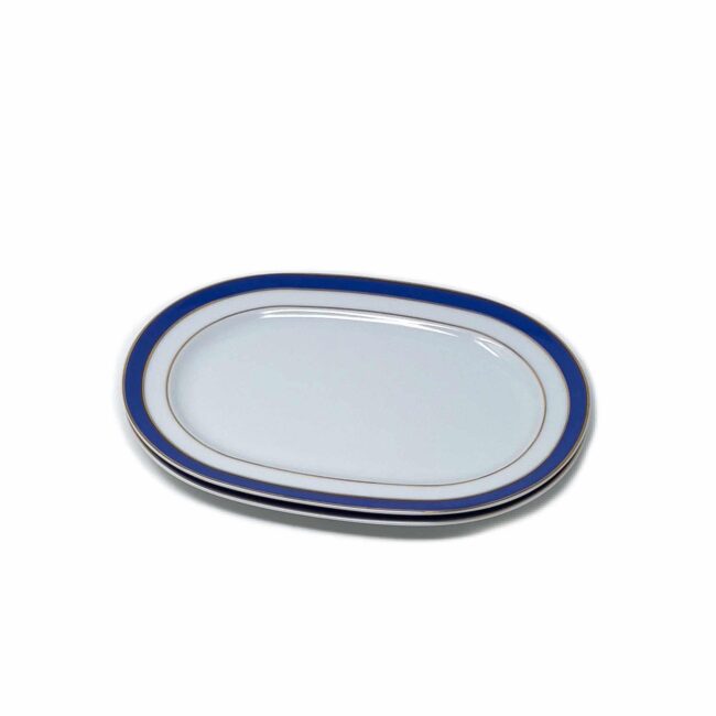 bandejas de porcelana blanca con filo de oro y cobalto