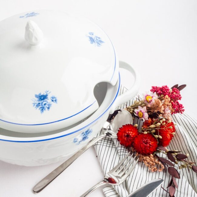 vajilla Sopera lubeck blue porcelana blanca fine porcelain