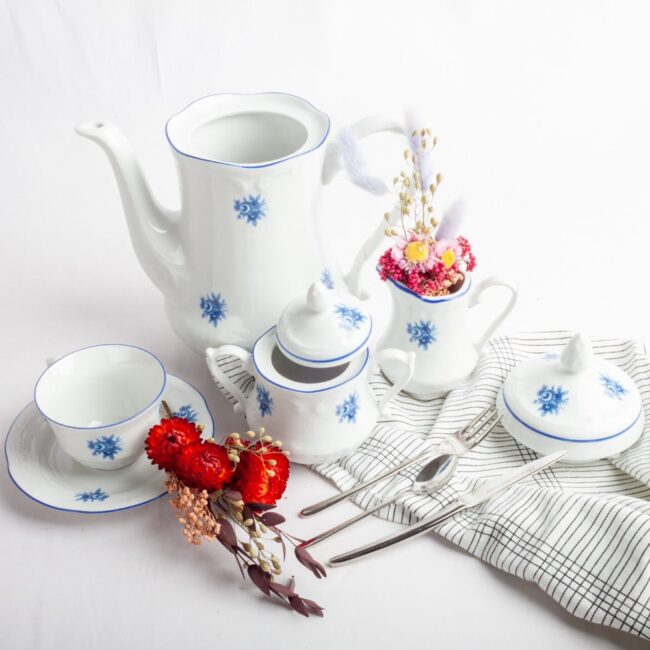 vajilla CREMERA LECHERA CAFE AZUCARERO lubeck blue porcelana blanca fine porcelain