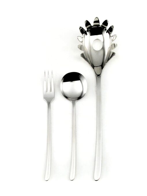 3 cubiertos para pasta de trento de acero inoxidable, presentacion sobre un fondo blanco