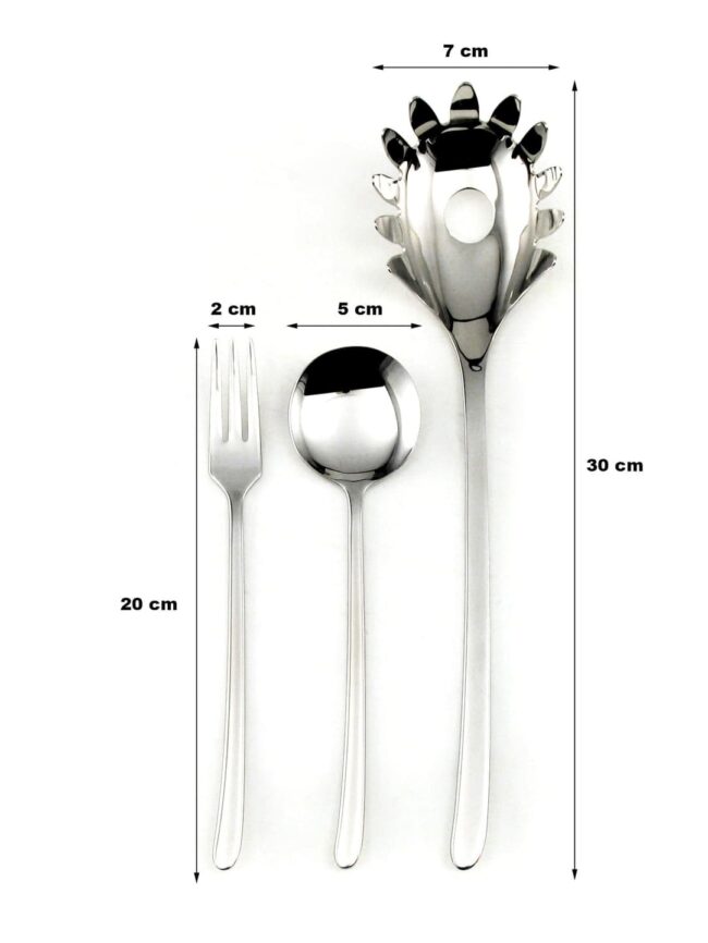 3 cubiertos para pasta de trento de acero inoxidable, presentacion sobre un fondo blanco