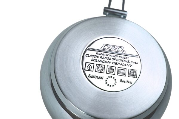 base del cazo de acero inoxidable napoles de 16 cm marca crc con simbologia que muestra que es compatible con cualquier fuente de calor