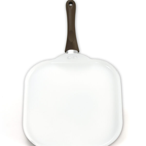 sarten grill de ceramica blanca con fondo blanco